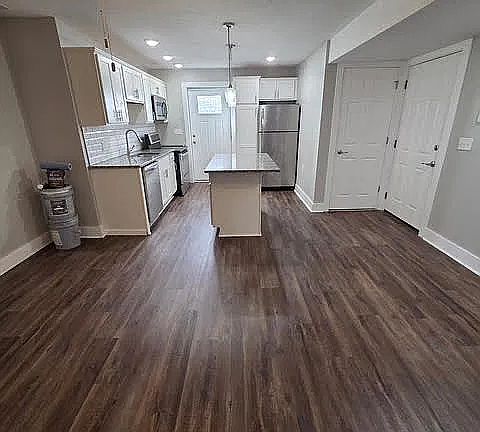4th image of 319 N Elizabeth St APT 3