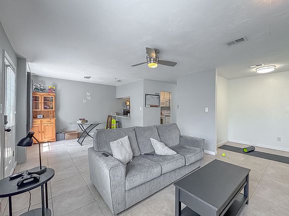 5th image of 1319 Airport Dr APT F04
