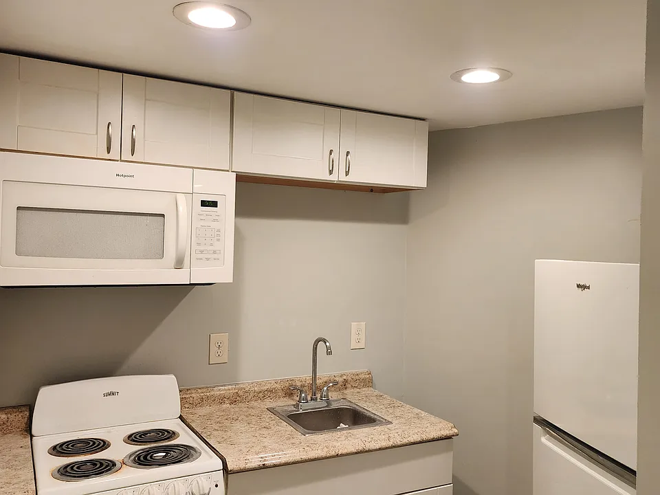 776 Main St #14