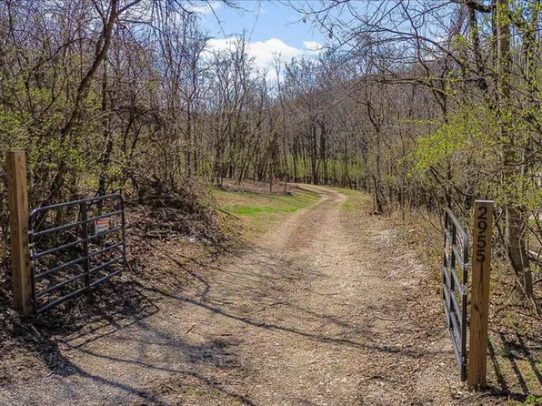 2955 Greenwood Dr, High Ridge, MO 63049