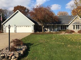 1610 Country Club Ln, Watertown, WI 53098