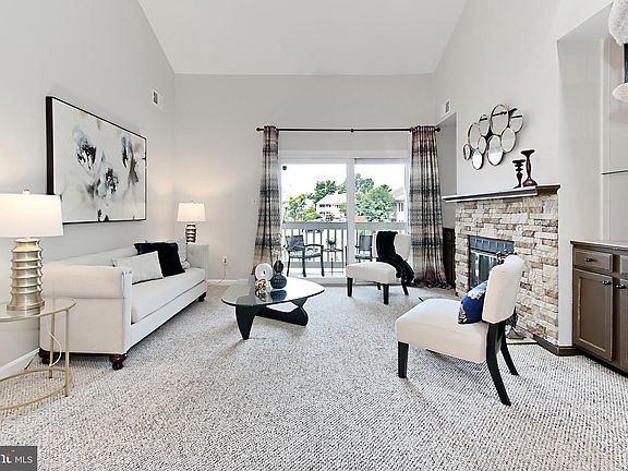 4th image of 6913 Sandra Marie Cir #B