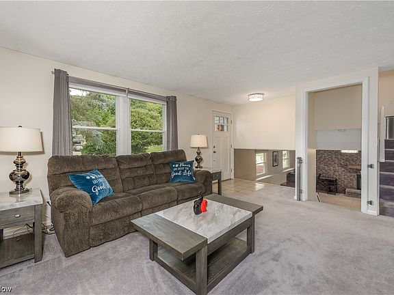3rd image of 1604 Woodland Ct