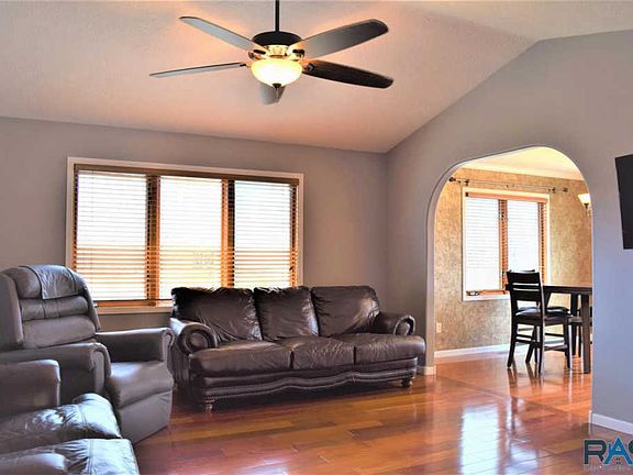 2nd image of 3136 W Auburn Hills Ct