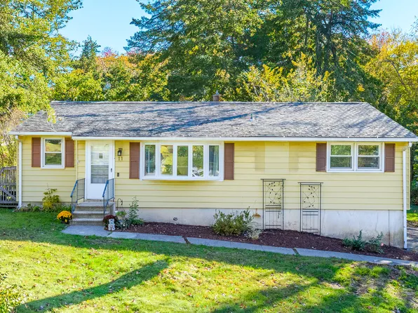 11 Ivy Lane, Wolcott, CT 06716