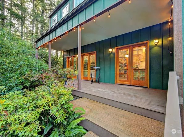 7169 NE Hidden Cove Road, Bainbridge Island, WA 98110