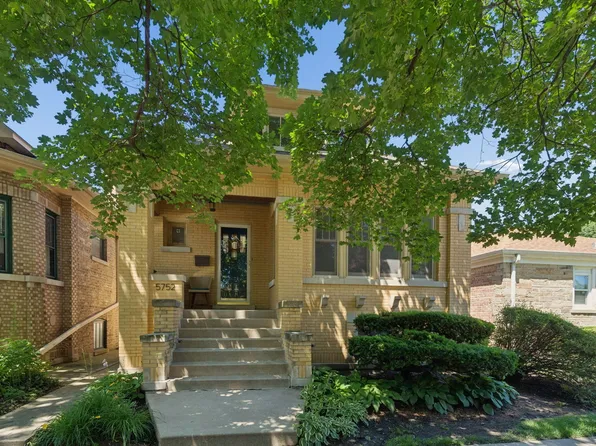 5752 N Sacramento Ave, Chicago, IL 60659