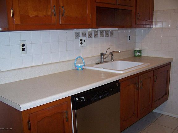 5th image of 102F Edinburgh Ln