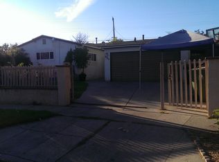 9725 Varna Ave, Pacoima, CA 91331