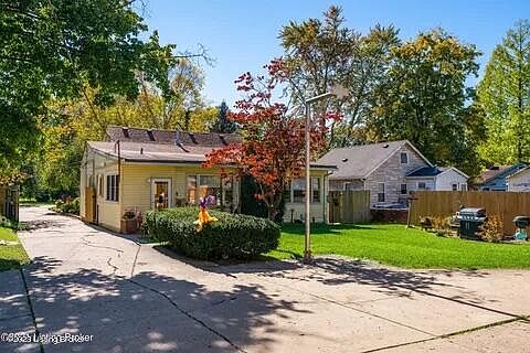 4th image of 5533 Bruce Ave