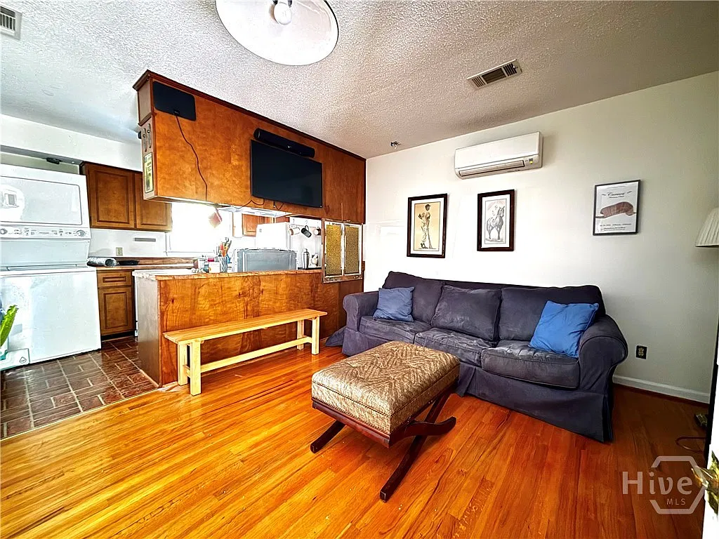 1 bed, 1.0 bath, $1,500 — Photo 3