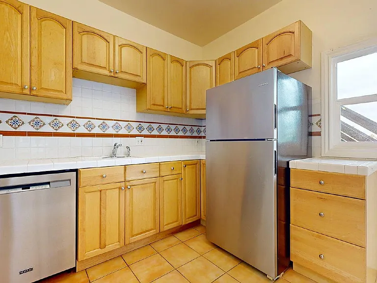 1412 Lyon St #A — Photo 15