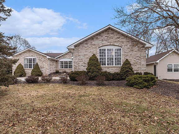 2nd image of 1190 Landsend Ln