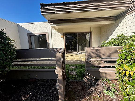 3rd image of 6090 Montgomery Ct