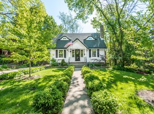 4939 Wallbank Ave, Downers Grove, IL 60515