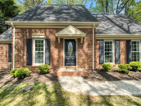 8811 Tree Haven Dr, Charlotte, NC 28270