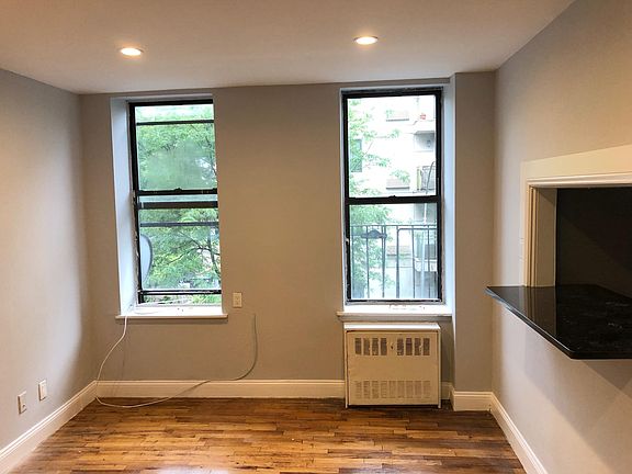 5th image of 922 Bronx Park S APT 2D