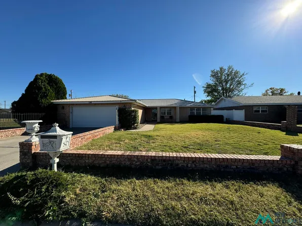 1208 E 3rd St, Portales, NM 88130