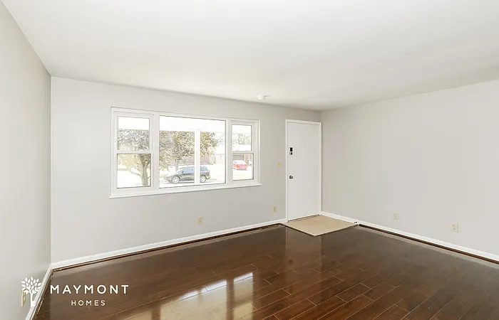 694 Castro Ln — Photo 4