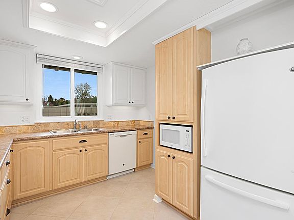 5th image of 703 Avenida Sevilla Unit C