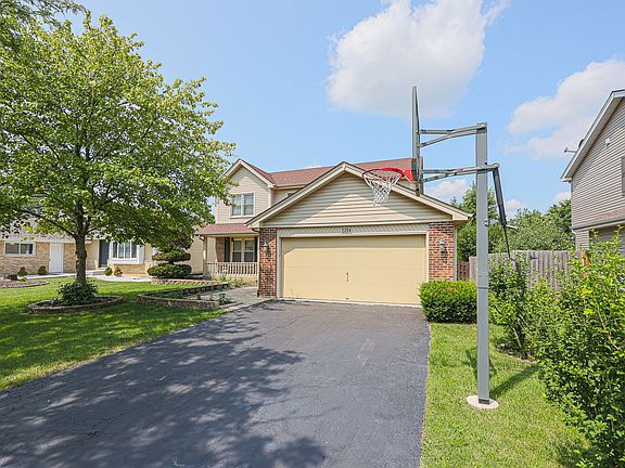 2nd image of 2204 Oakdale Cir