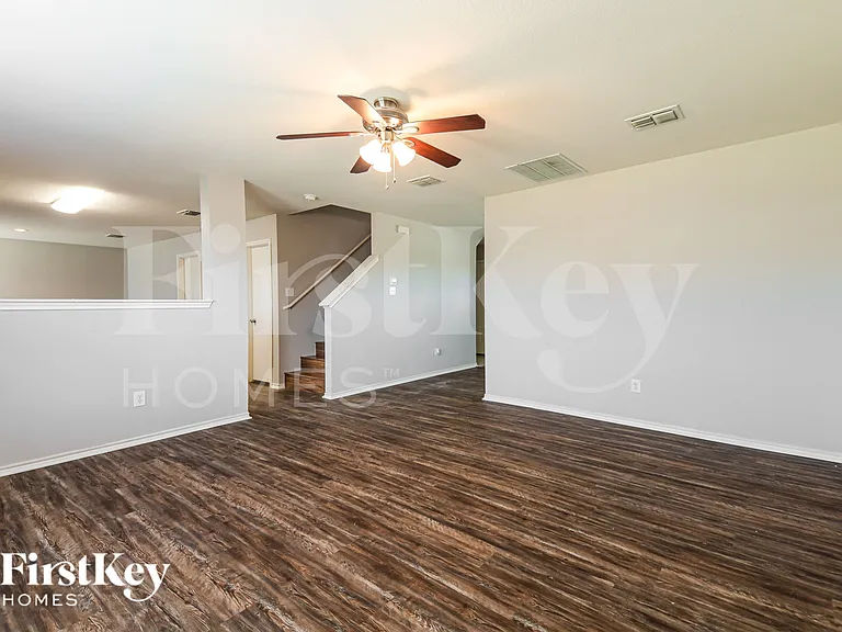 2809 Spencer Cir — Photo 4