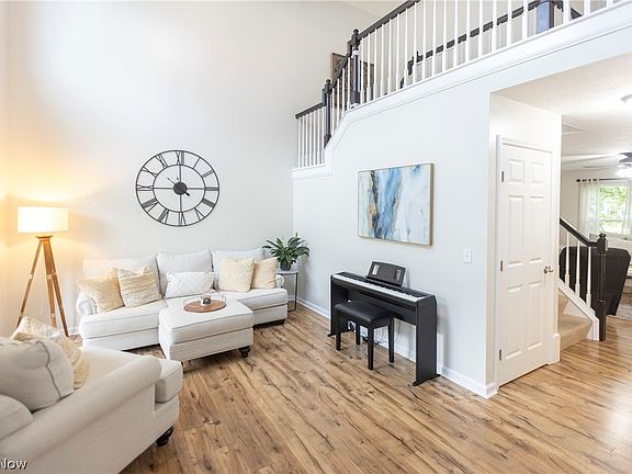 3rd image of 173 Cove Ave