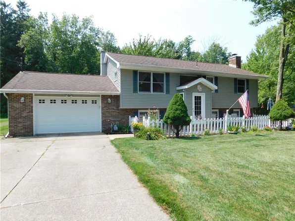 1002 Villa Sites Ave, Harborcreek, PA 16421