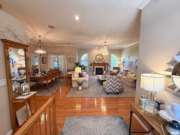 4th image of 1035 Duxbury Ct