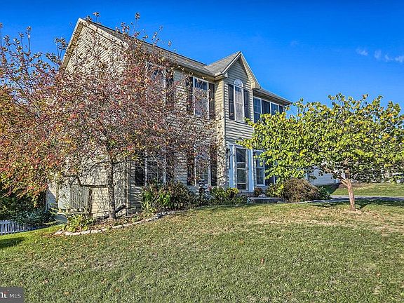 2nd image of 1854 Bradley Dr
