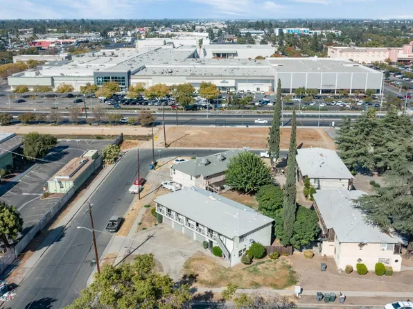1903 E Simpson Ave, Fresno, CA 93703