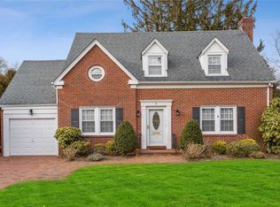 5 Mulberry Ave, Garden City, NY 11530