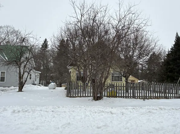 89 Park Ave, Gonvick, MN 56644