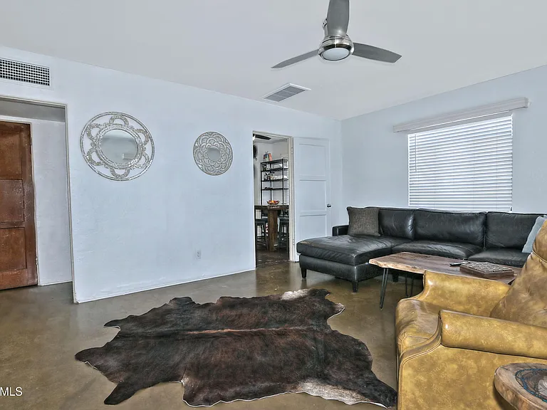 1923 W Earll Dr — Photo 12