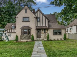 4 Upland Rd, New Rochelle, NY 10804