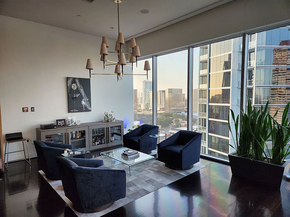 1st image of 1600 Post Oak Blvd Unit 1804