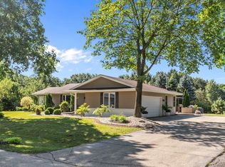 5771 Saint Ives Rd, Oshkosh, WI 54904