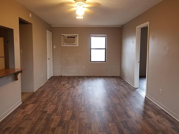 4th image of 118 Rosewood Cir APT D