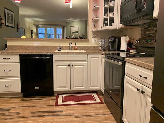 2nd image of 4804 Foxwood Dr S