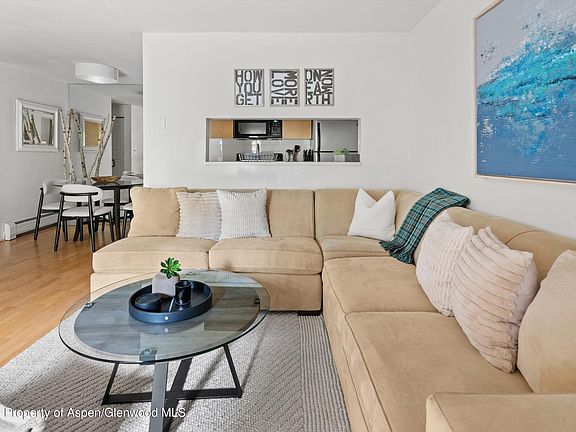 5th image of 910 W Hallam St APT 8