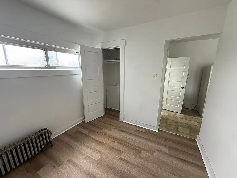 100 S College Ave #11 — Photo 2