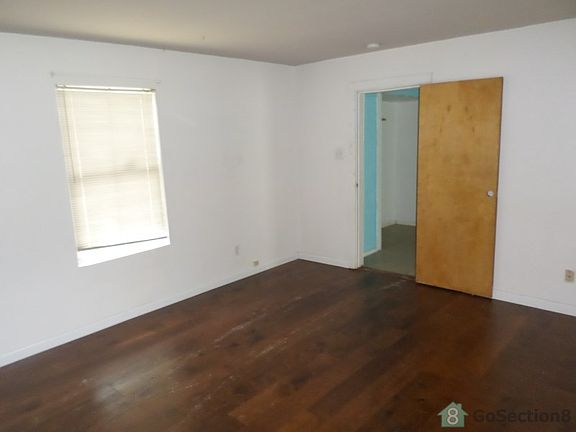 5th image of 1210 North Ctr