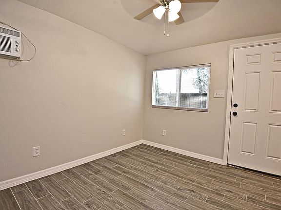 4th image of 2612 1/2 Kilgore St
