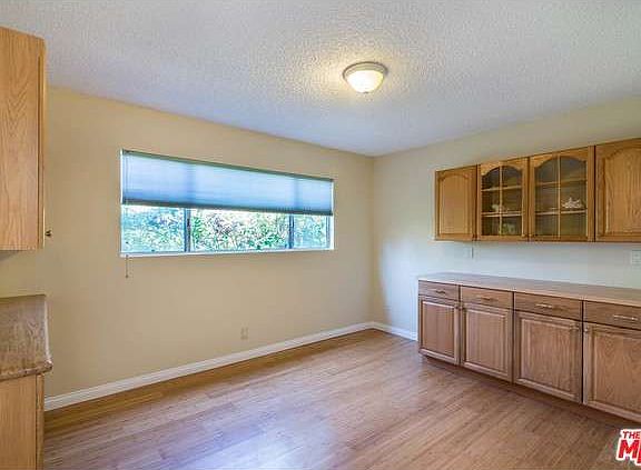 4th image of 10621 Ashby Ave