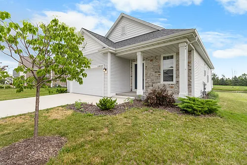 W218N16046 Tiger Lily Dr Photo 1