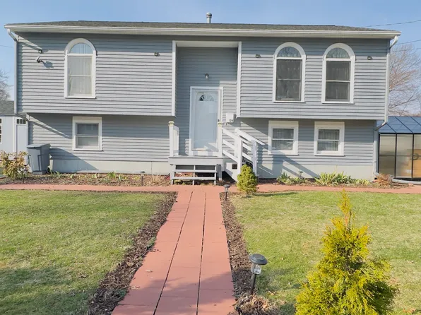 59 Madison St, Warwick, RI 02888