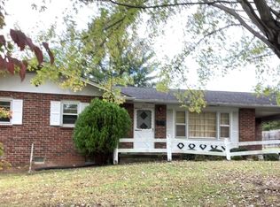 1917 Club Dr, Johnson City, TN 37601