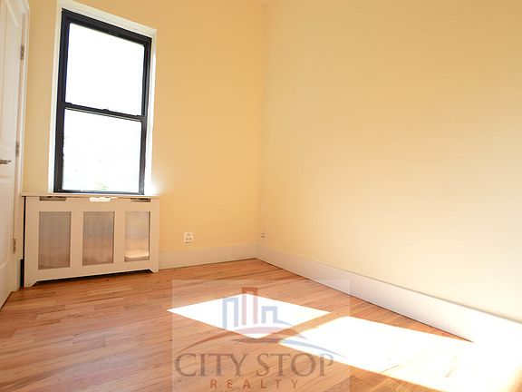 3rd image of 8 W 75th St APT 2