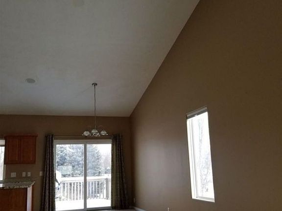 4th image of 16204 Camden Ave