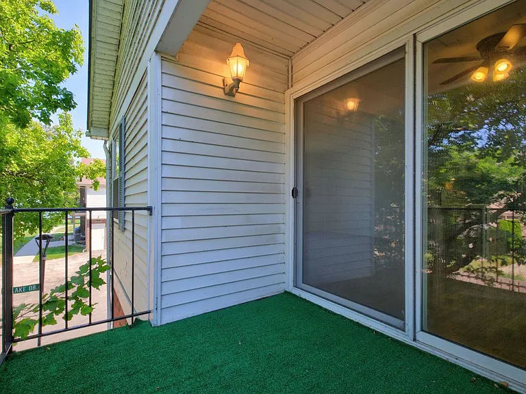 26070 N Lake Dr — Photo 35